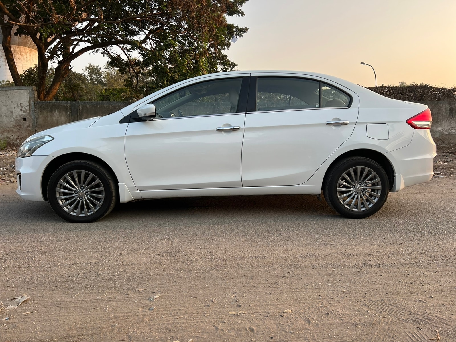 Ciaz image 2 Ciaz image 2