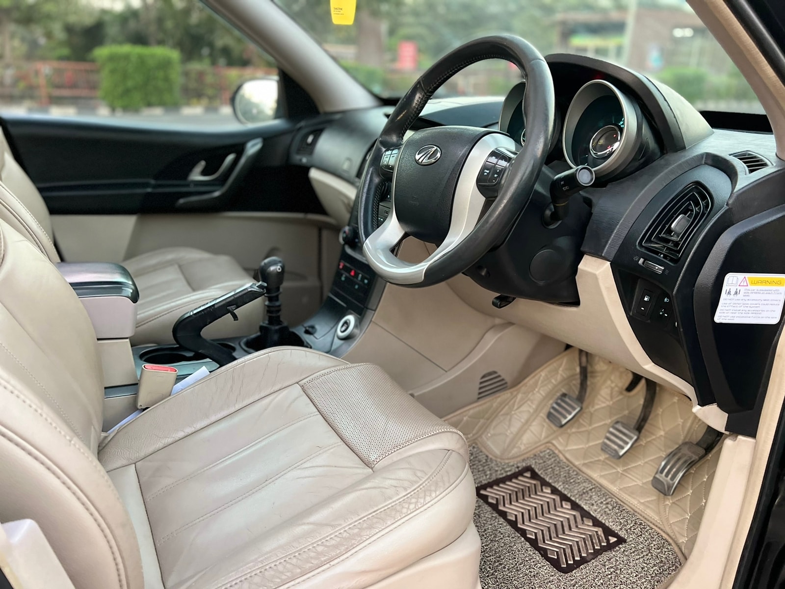 XUV500 image 8 XUV500 image 8