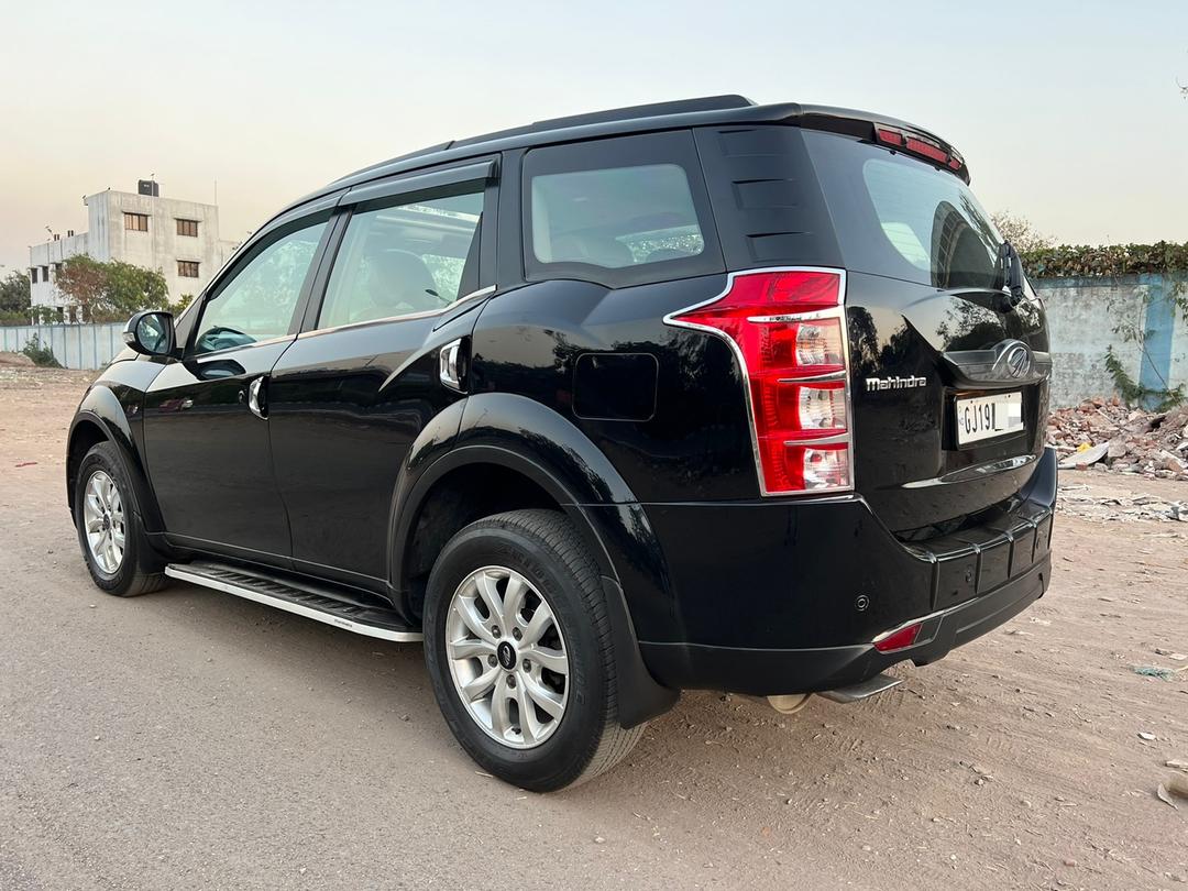 2017 Mahindra XUV500 W10 FWD Rear Left View 