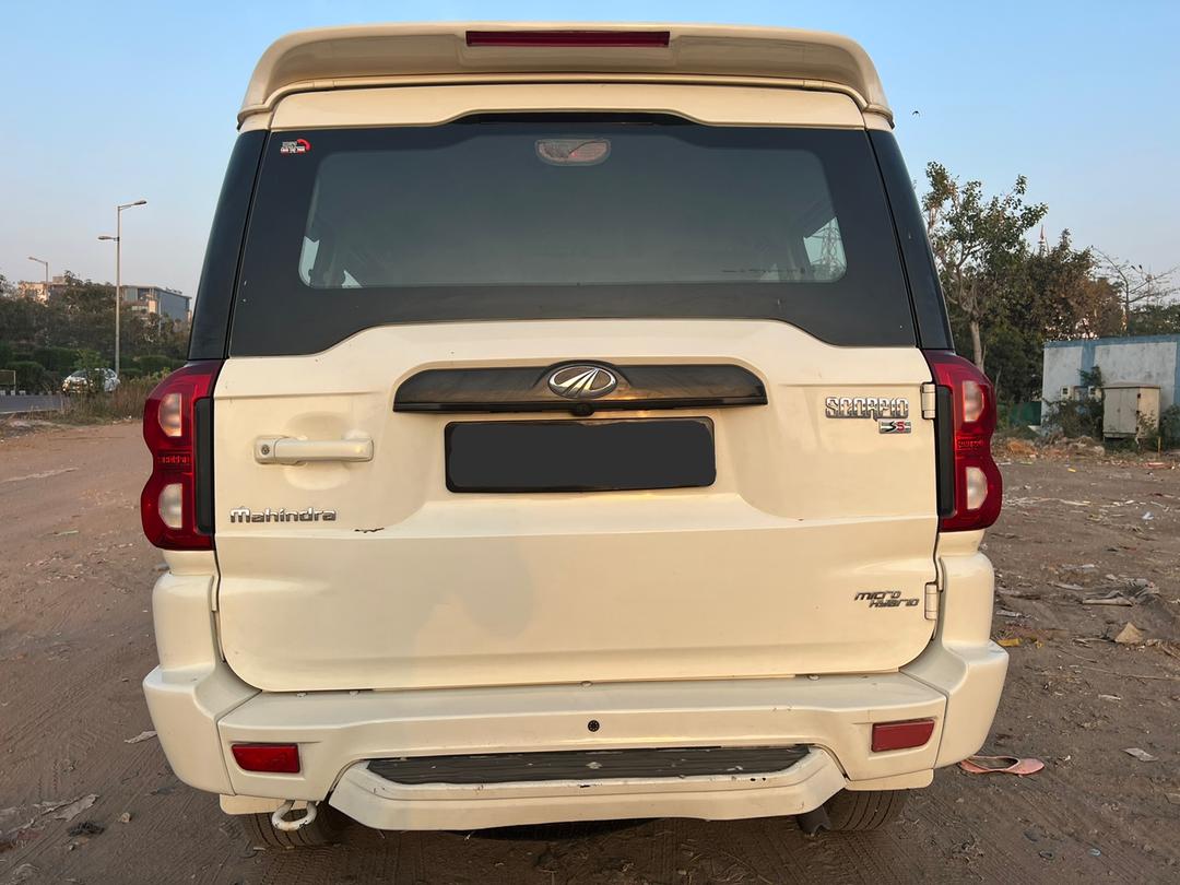 2018 Mahindra Scorpio S5 2WD BS IV Rear View 