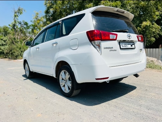 Innova Crysta image 3 Innova Crysta image 3