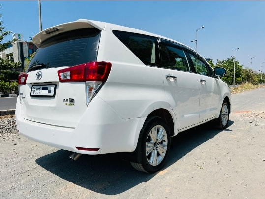 Innova Crysta image 5 Innova Crysta image 5