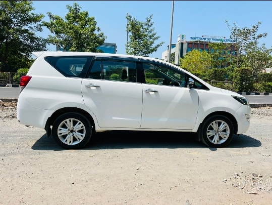 Innova Crysta image 6 Innova Crysta image 6