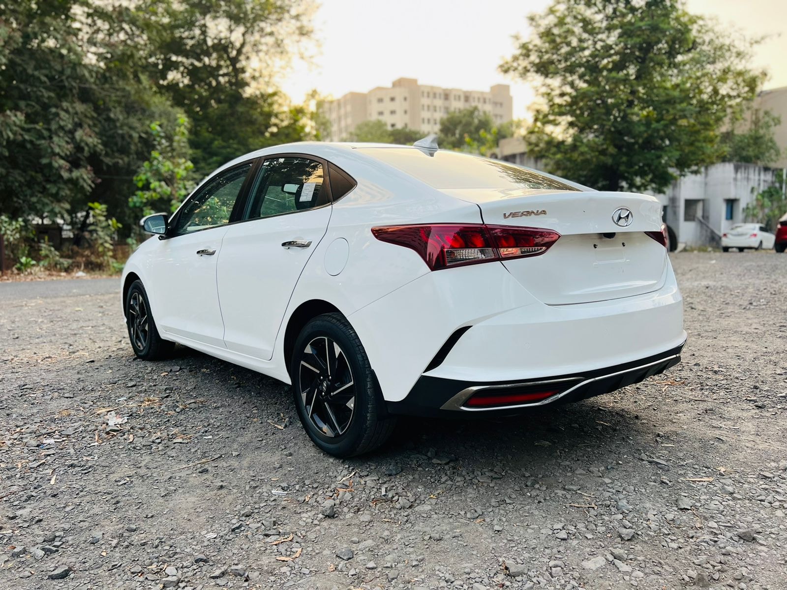 Verna image 3 Verna image 3