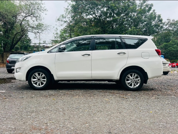 Innova Crysta image 2 Innova Crysta image 2