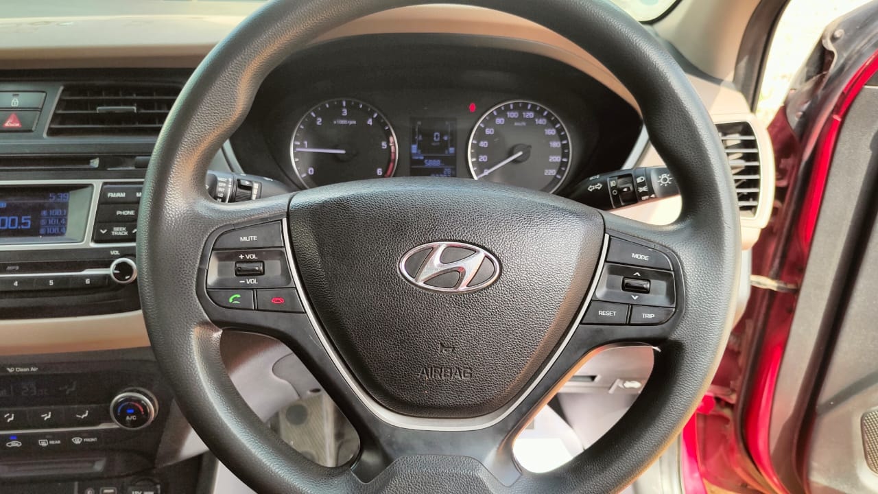 Elite i20 image 16 Elite i20 image 16