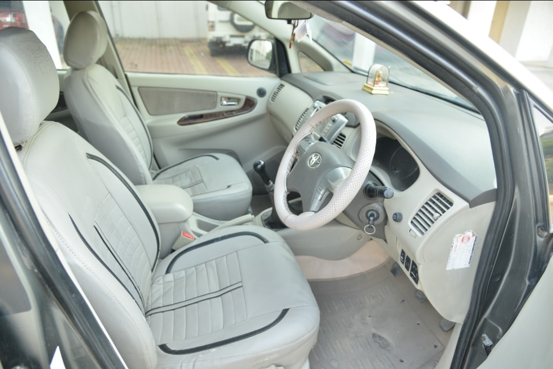 Innova image 12 Innova image 12