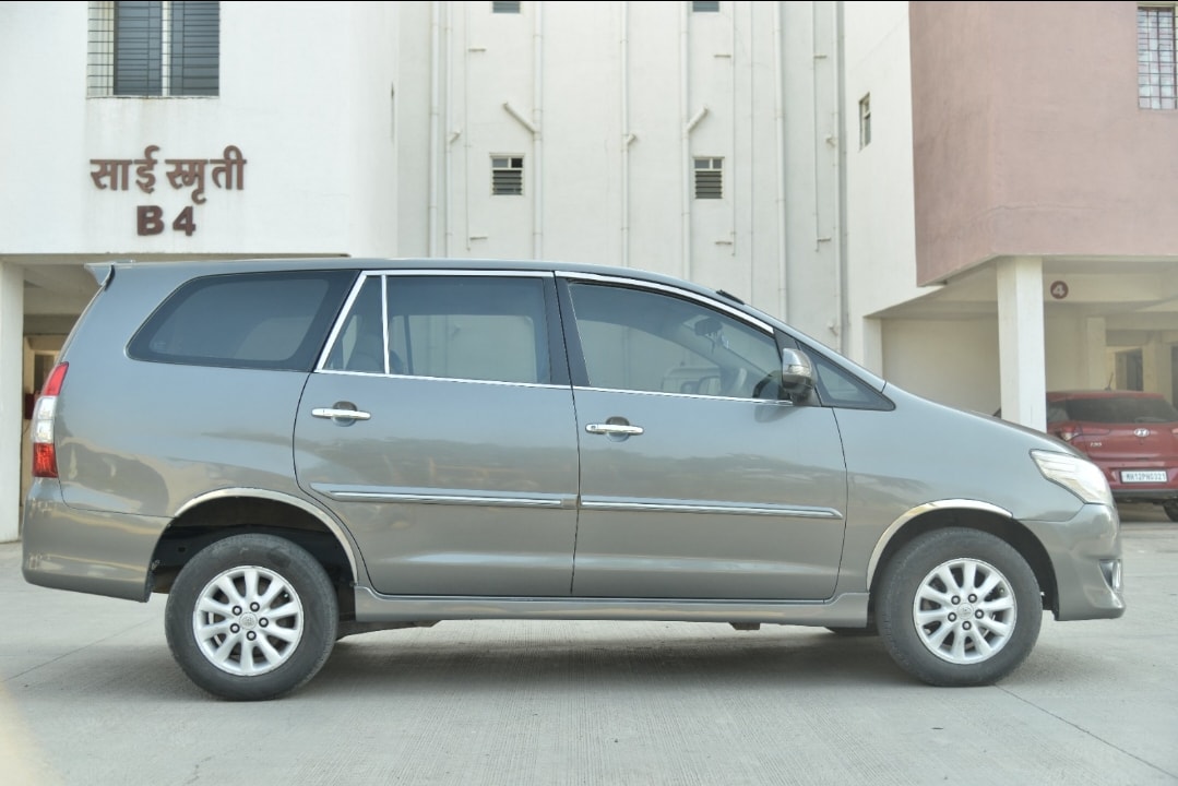 Innova image 6 Innova image 6