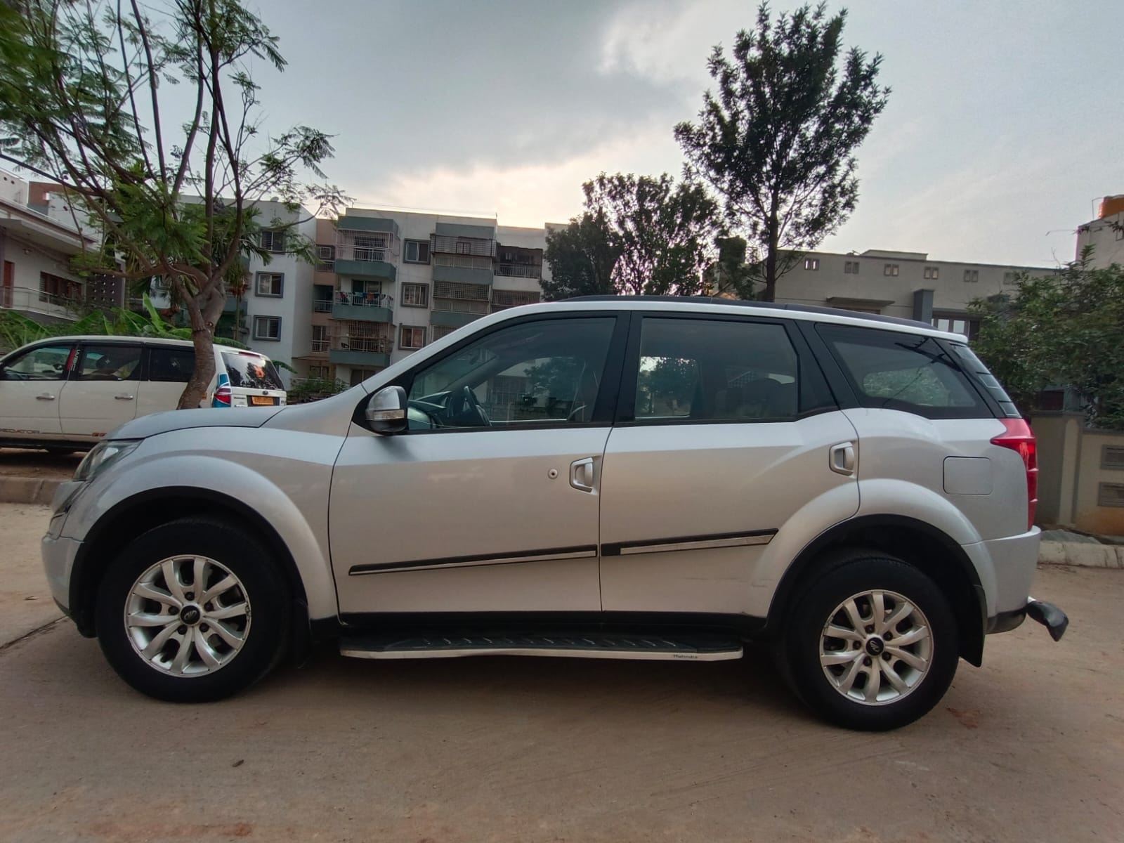 XUV500 image 2 XUV500 image 2