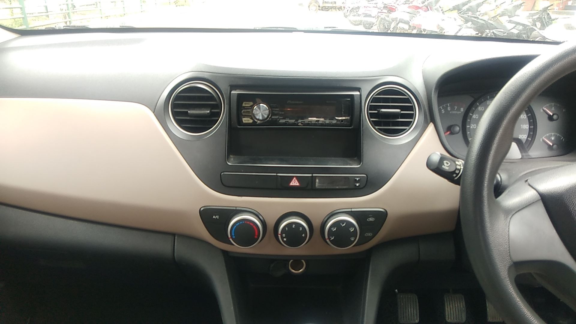 Xcent image 16 Xcent image 16