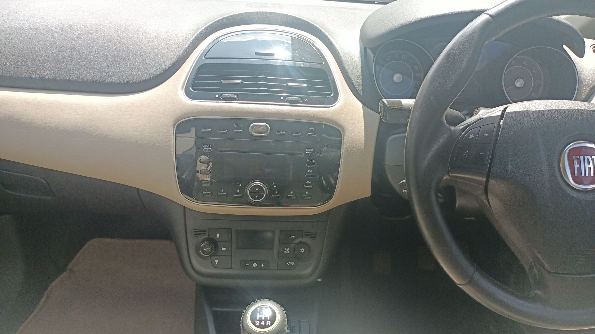 Linea image 16 Linea image 16