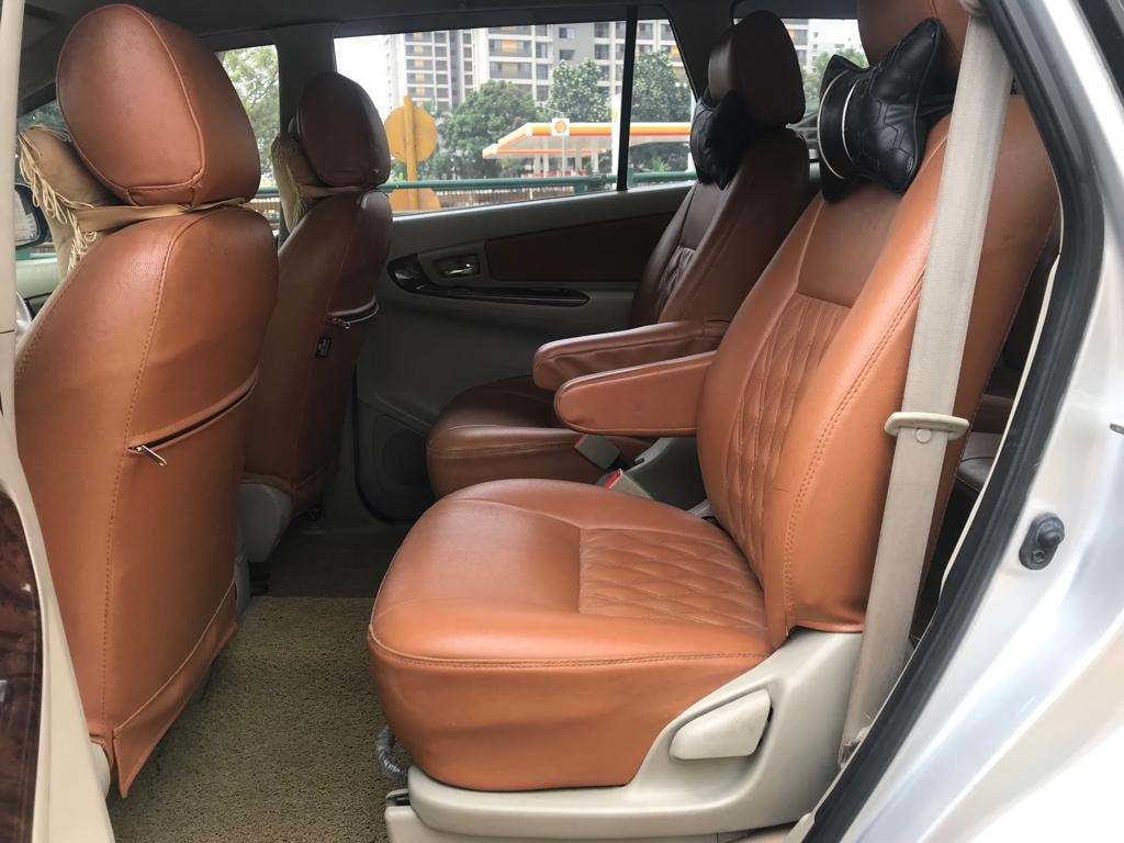 Innova image 12 Innova image 12