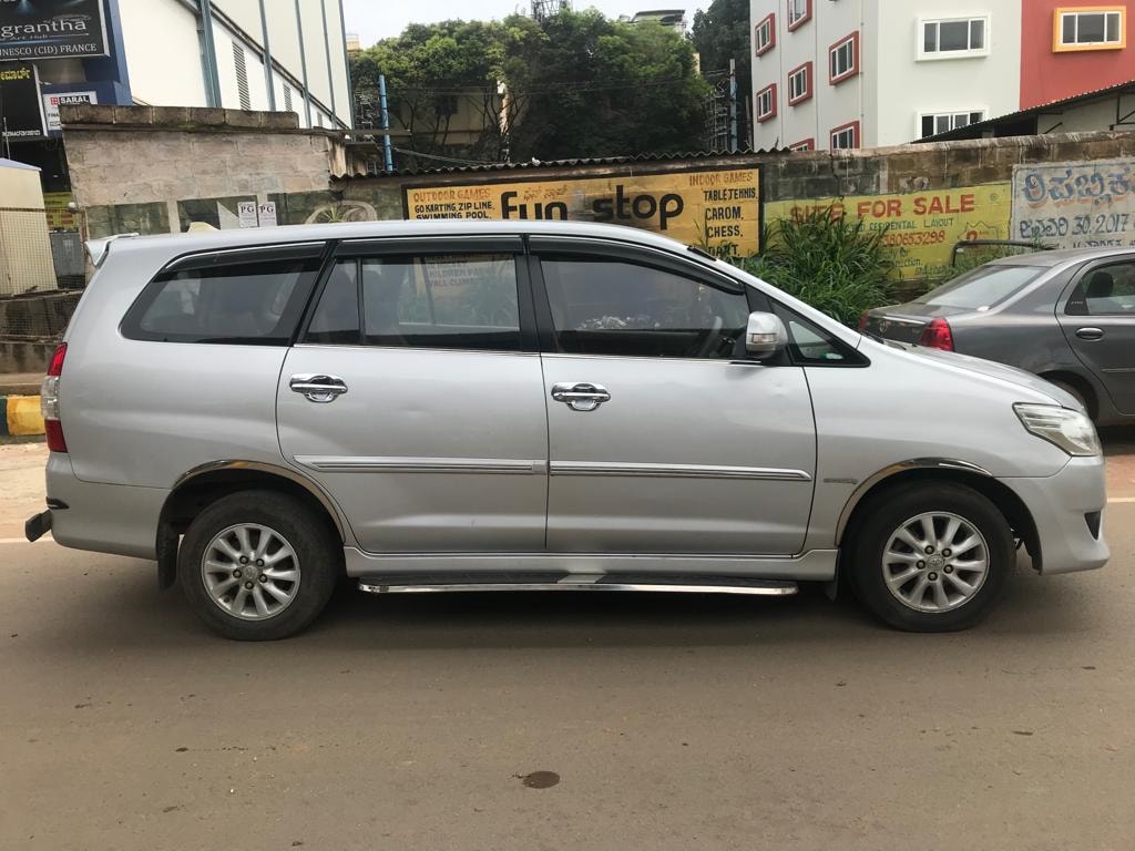 Innova image 8 Innova image 8