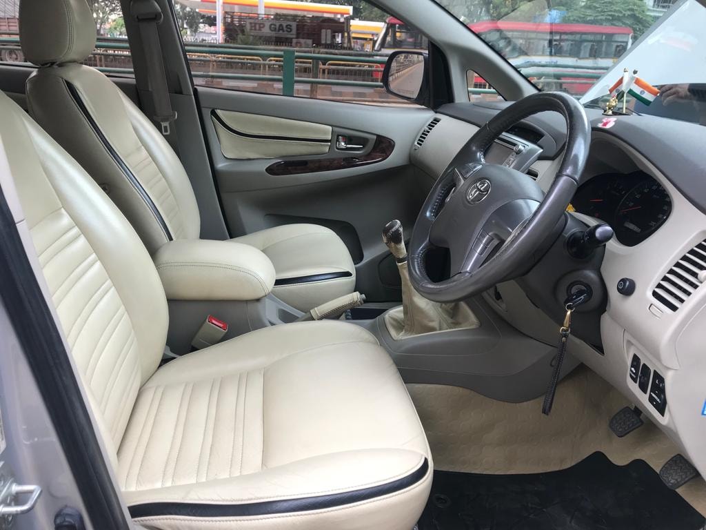 Innova image 12 Innova image 12