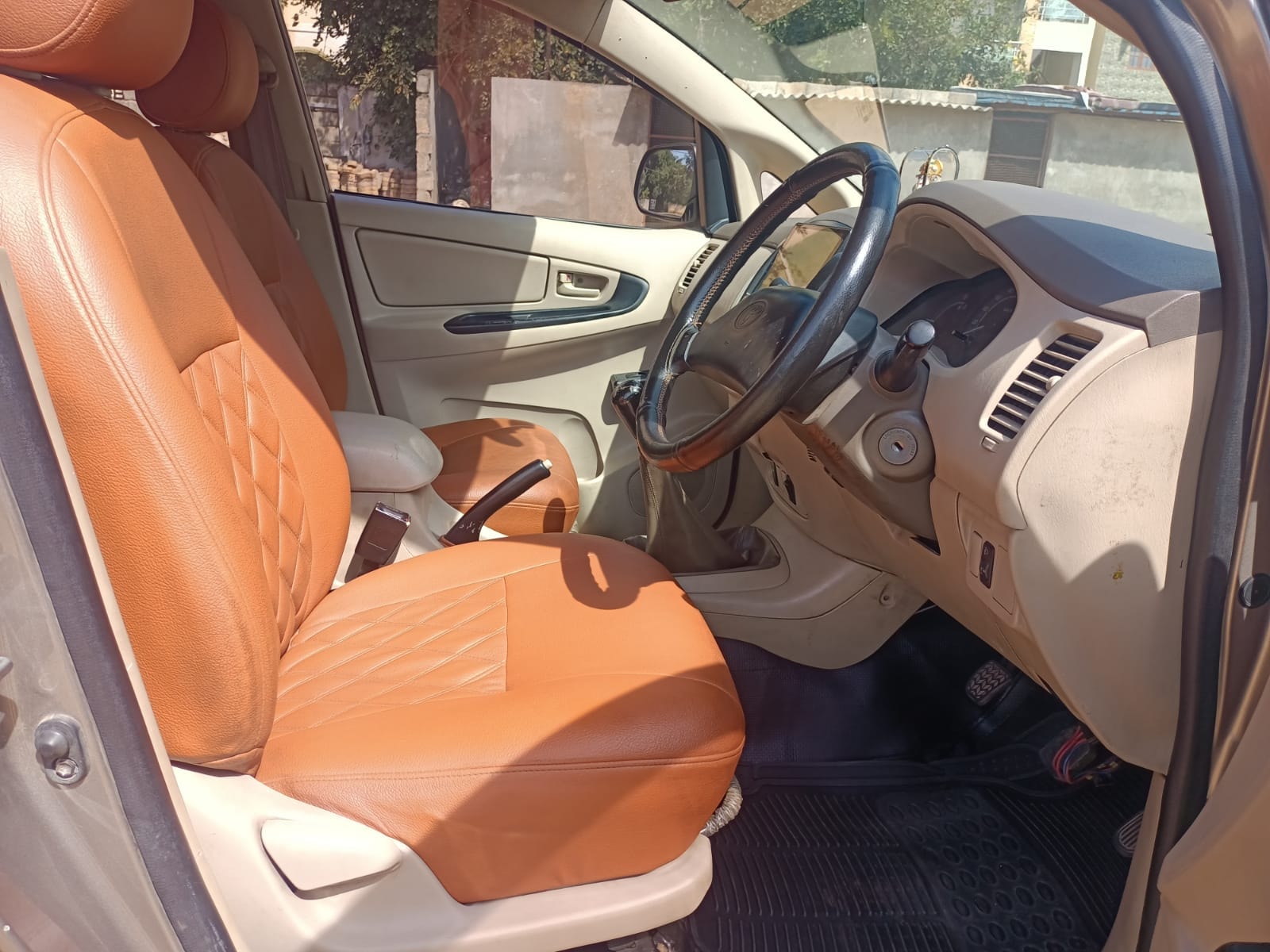 Innova image 14 Innova image 14