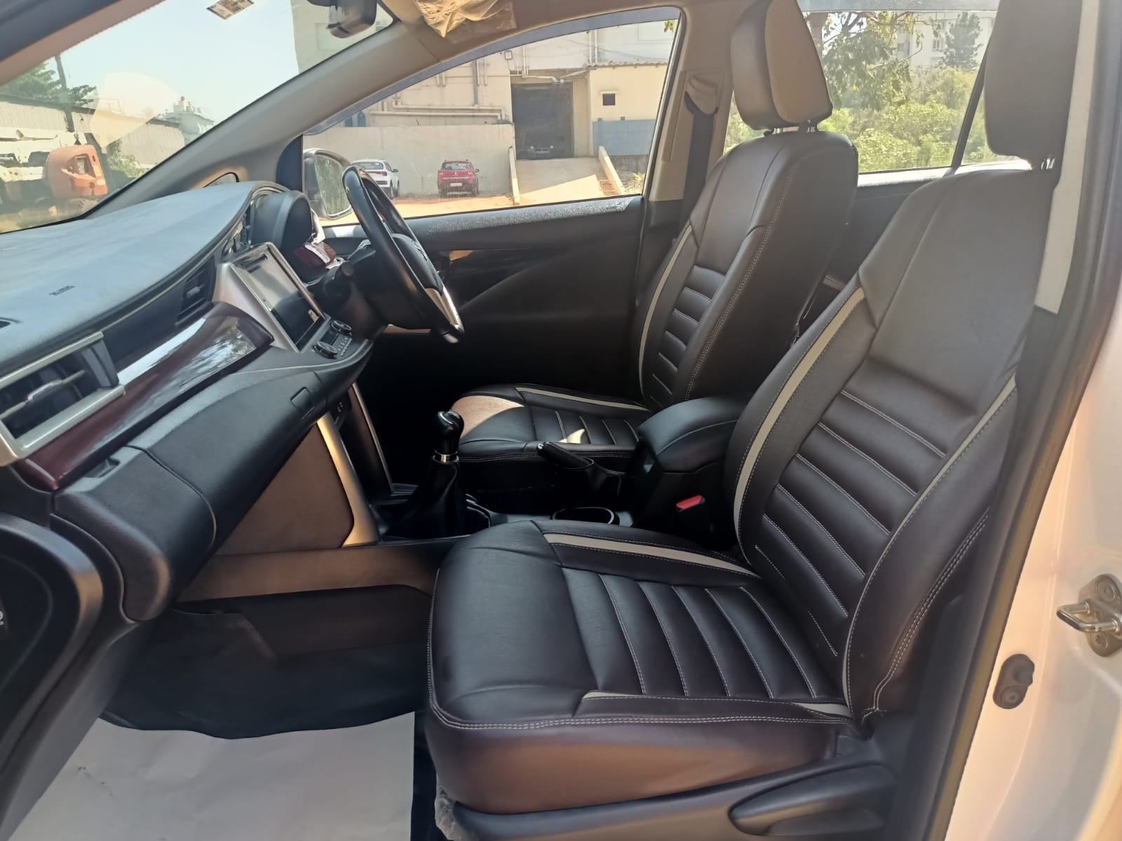 Innova Crysta image 16 Innova Crysta image 16