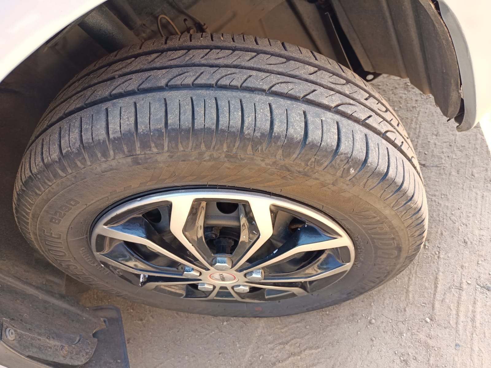 Etios image 10 Etios image 10