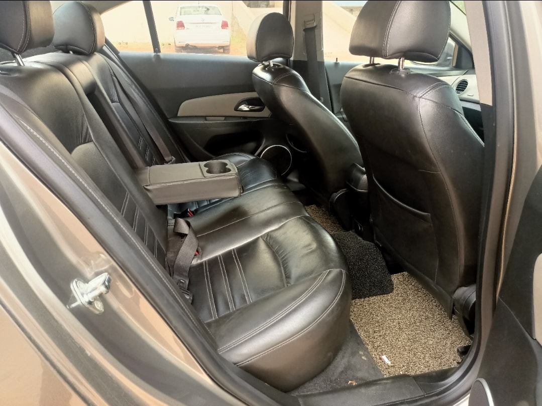 Cruze image 15 Cruze image 15