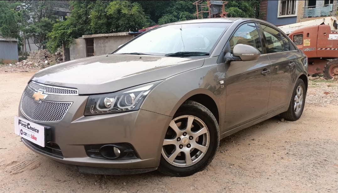 Cruze image 1 Cruze image 1