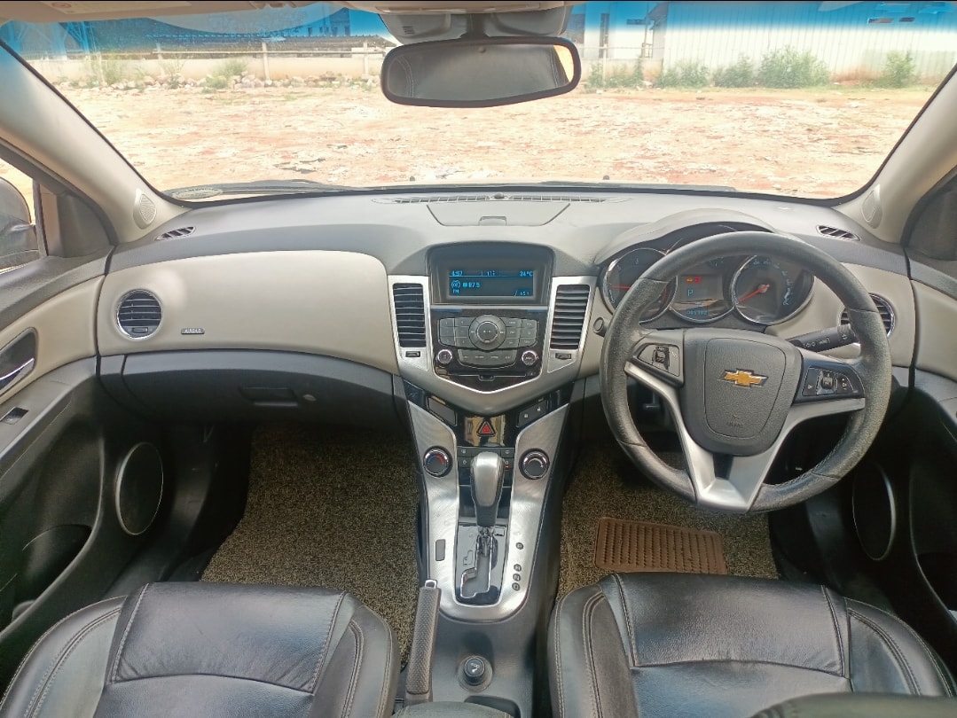 Cruze image 12 Cruze image 12