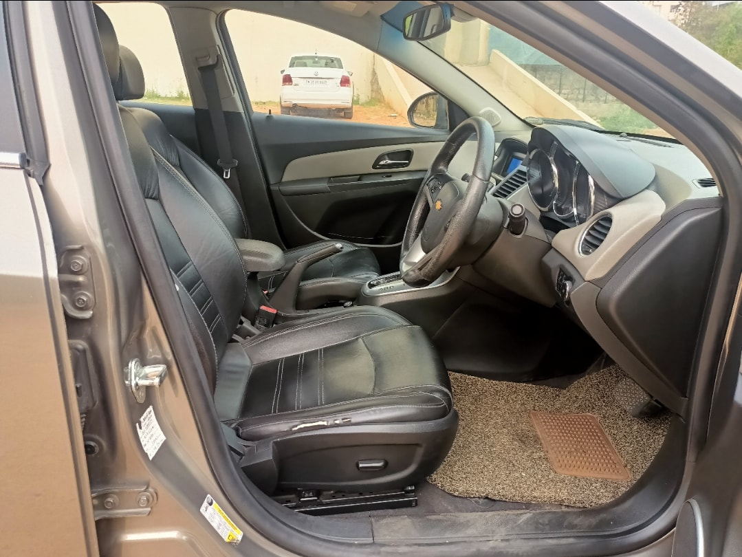 Cruze image 14 Cruze image 14