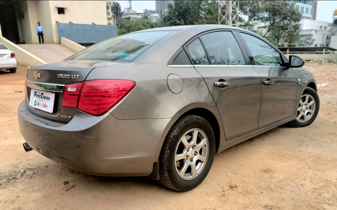 Cruze image 3 Cruze image 3