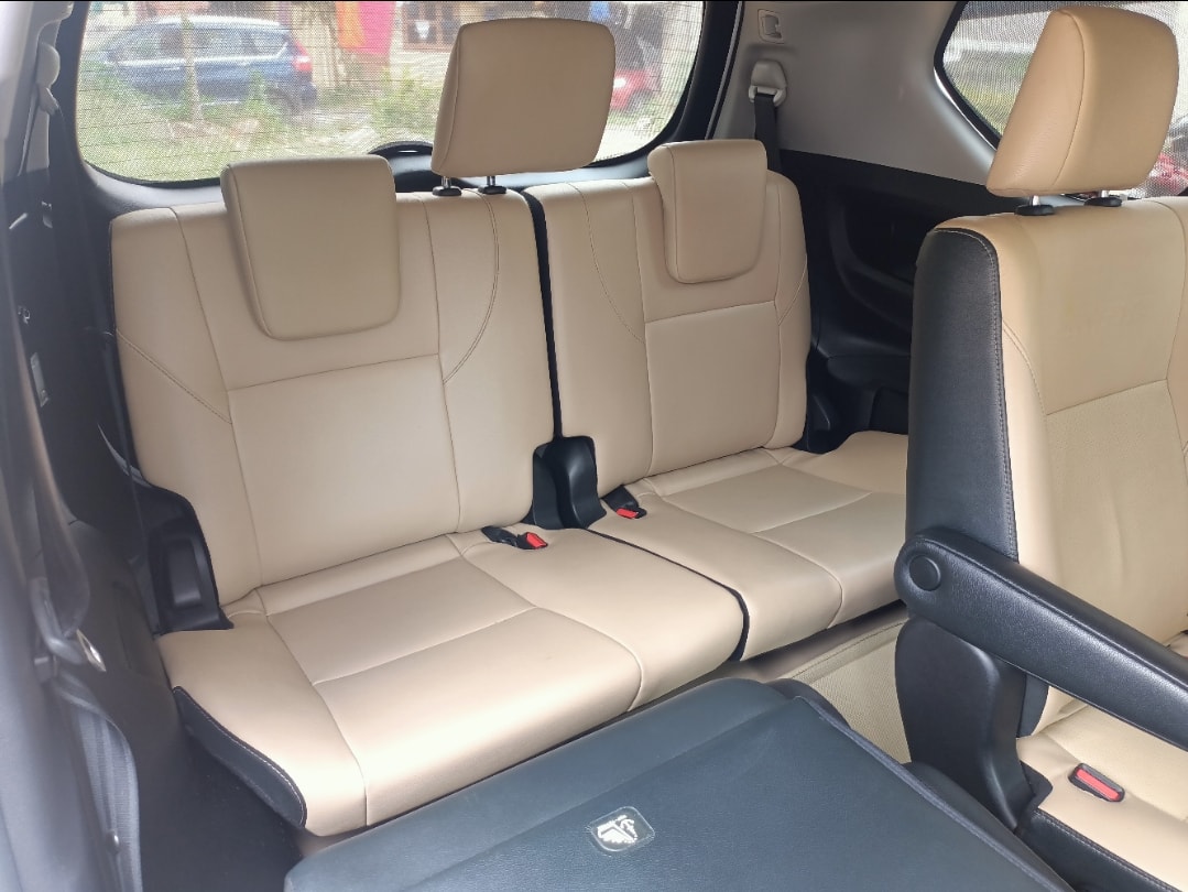 Innova Crysta image 16 Innova Crysta image 16