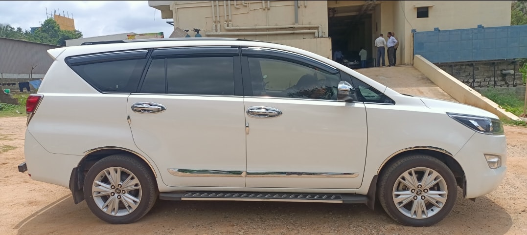 Innova Crysta image 2 Innova Crysta image 2