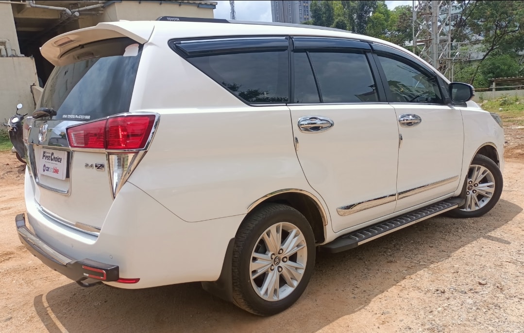 Innova Crysta image 3 Innova Crysta image 3