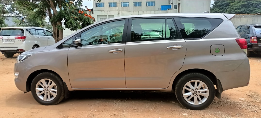 Innova Crysta image 2 Innova Crysta image 2