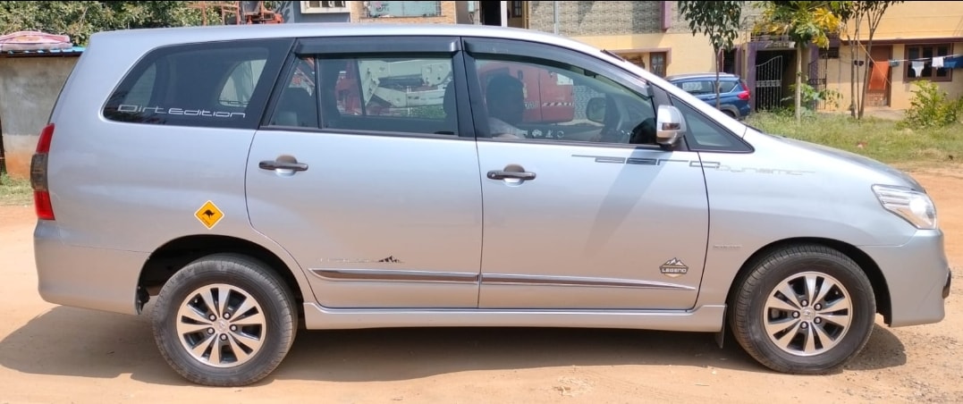 Innova image 6 Innova image 6