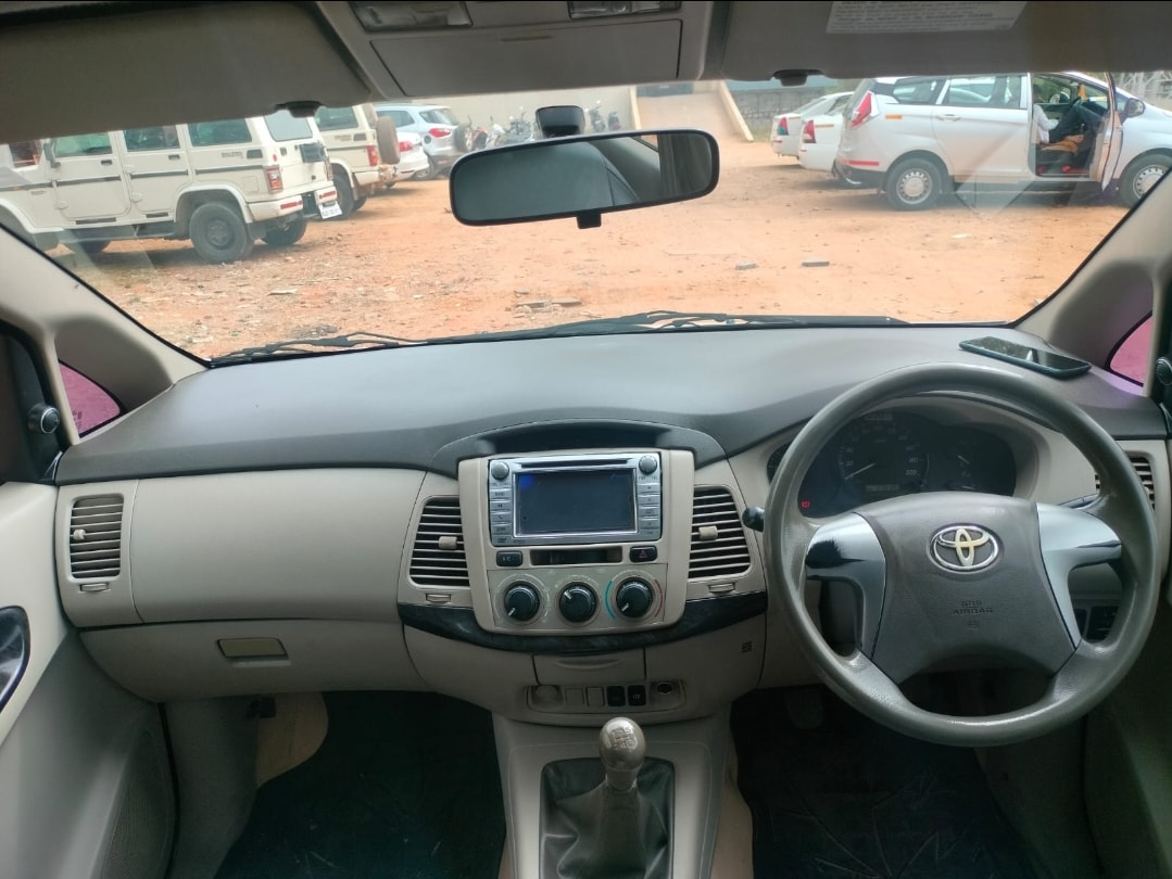 Innova image 12 Innova image 12