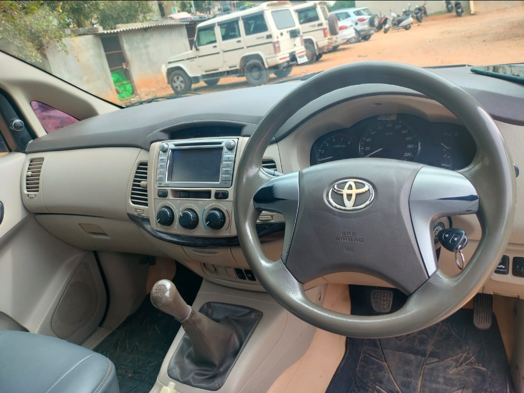 Innova image 13 Innova image 13