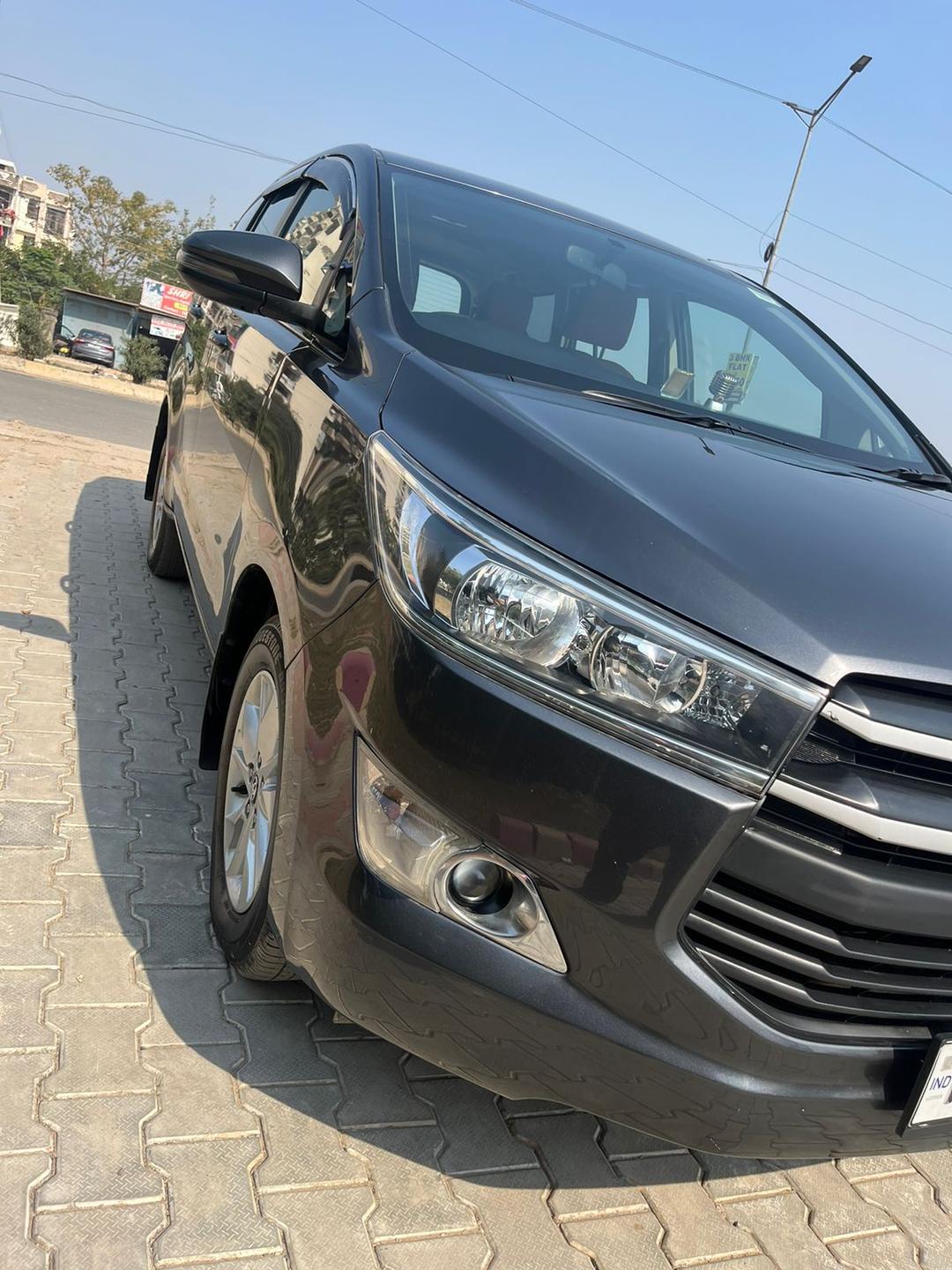 2019 Toyota Innova Crysta 2.4 GX MT 7-Seater BS IV Cover Image 