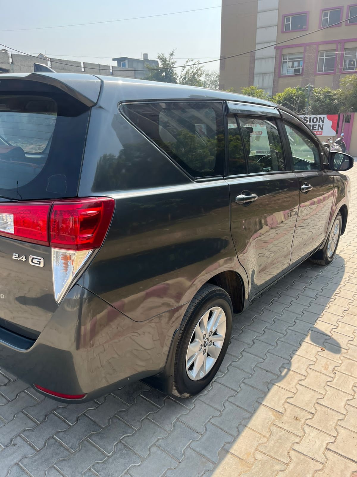 Innova Crysta image 5 Innova Crysta image 5