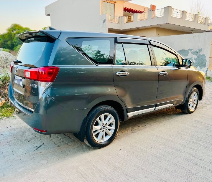 Innova Crysta image 5 Innova Crysta image 5