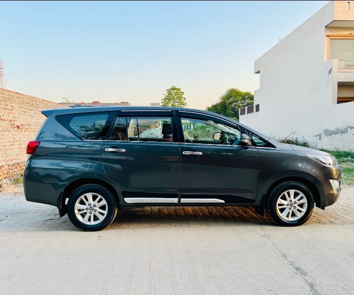 Innova Crysta image 6 Innova Crysta image 6