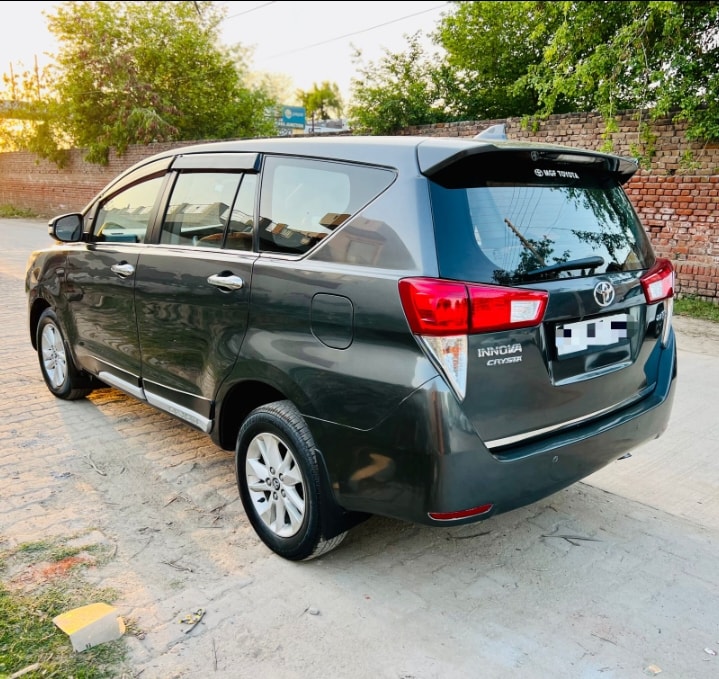 Innova Crysta image 9 Innova Crysta image 9