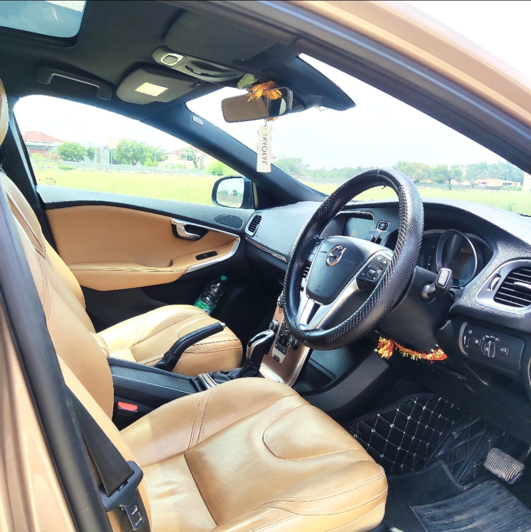 V40 Cross Country image 16 V40 Cross Country image 16