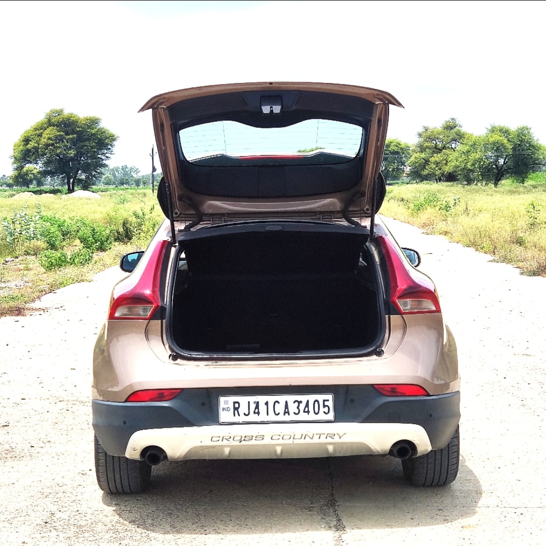 V40 Cross Country image 10 V40 Cross Country image 10