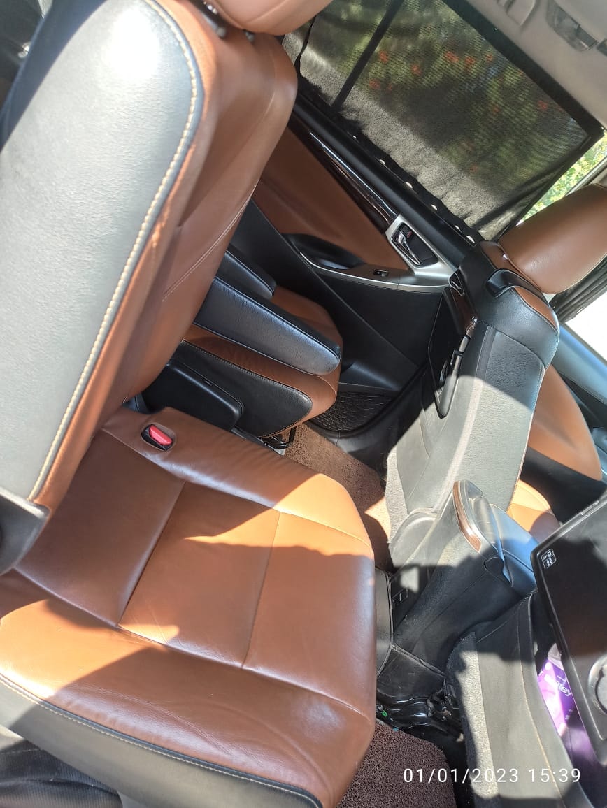 Innova Crysta image 12 Innova Crysta image 12