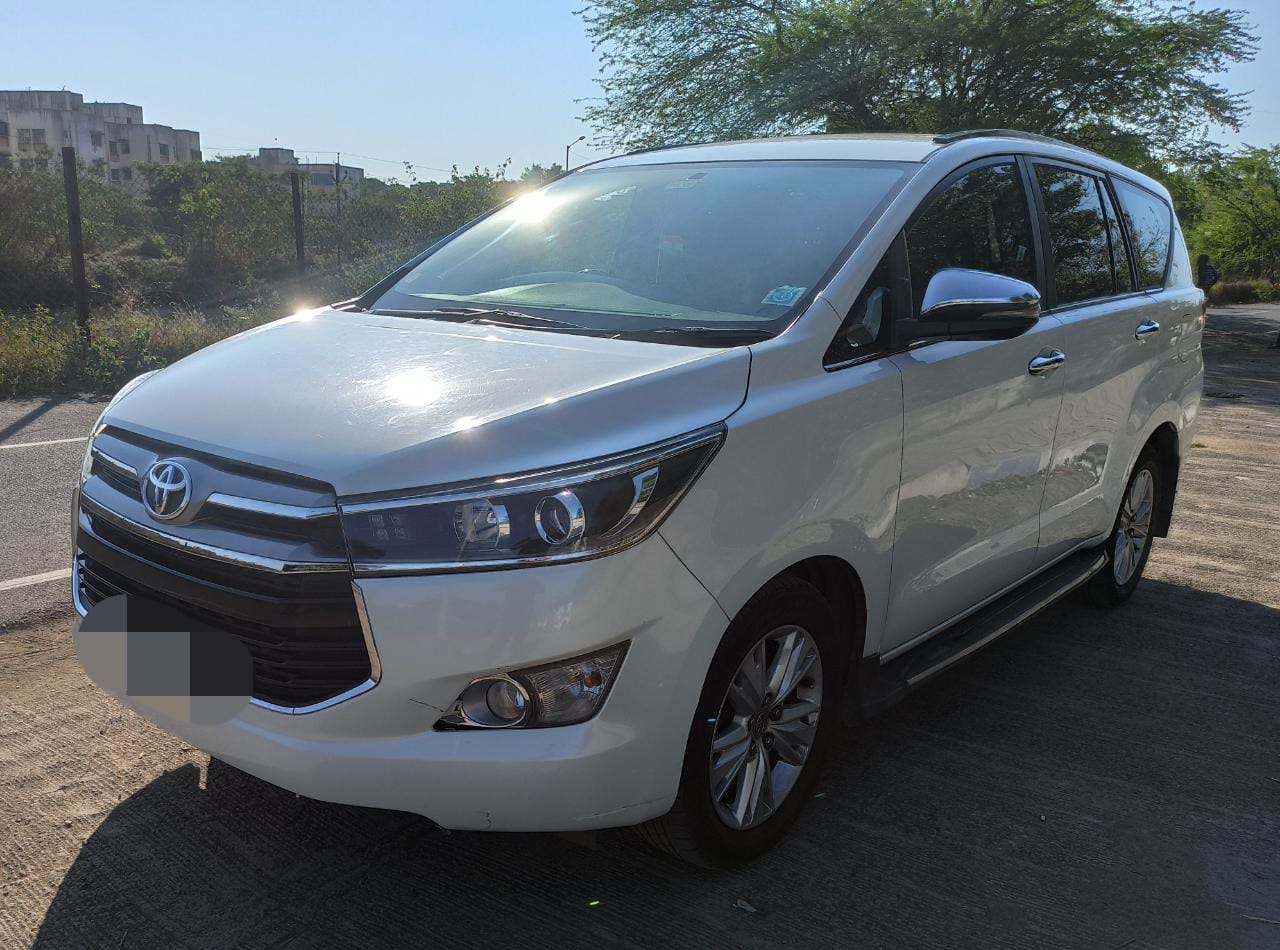 Innova Crysta image 1 Innova Crysta image 1