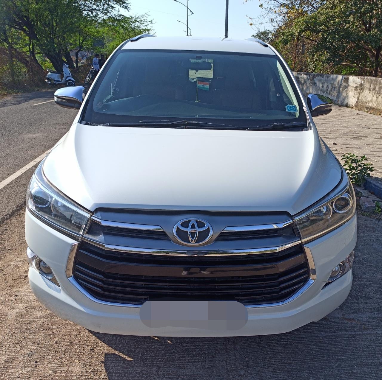 Innova Crysta image 8 Innova Crysta image 8