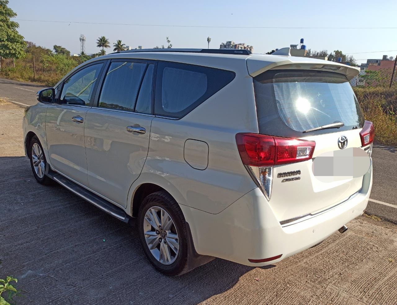 Innova Crysta image 3 Innova Crysta image 3