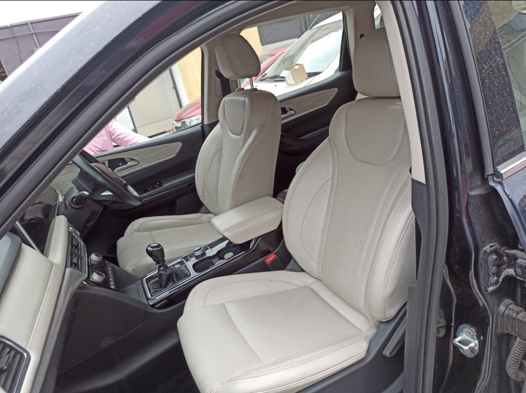 XUV700 image 13 XUV700 image 13