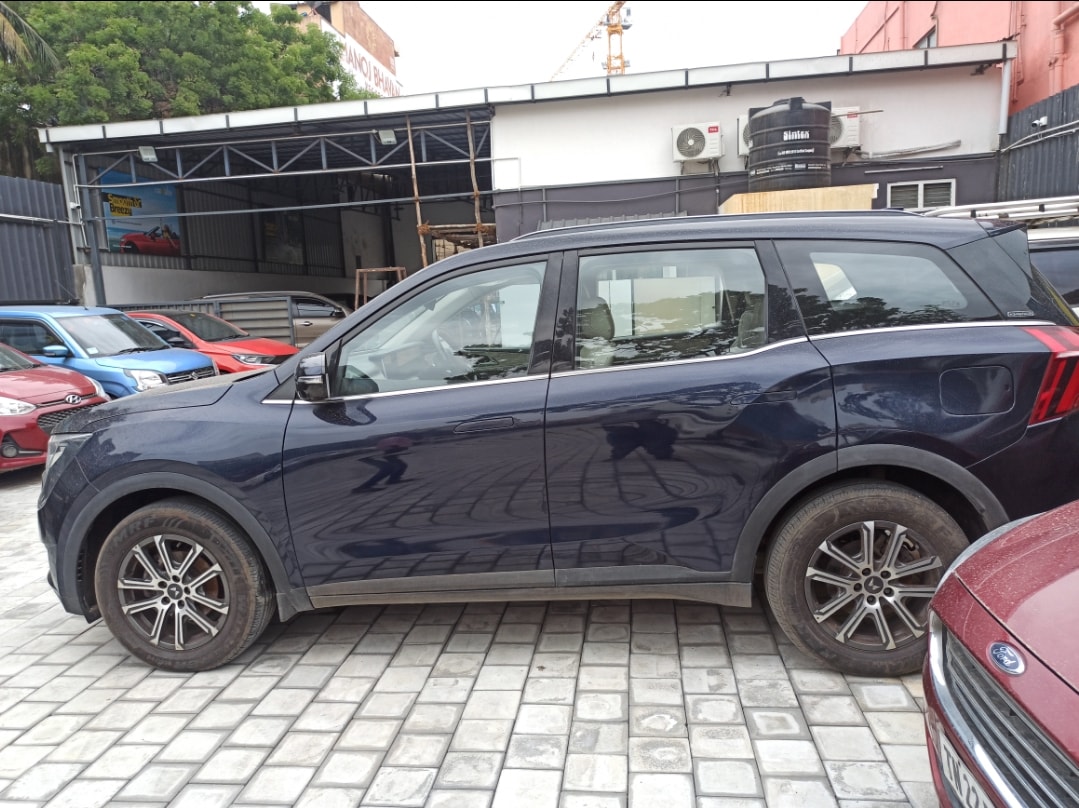 XUV700 image 2 XUV700 image 2