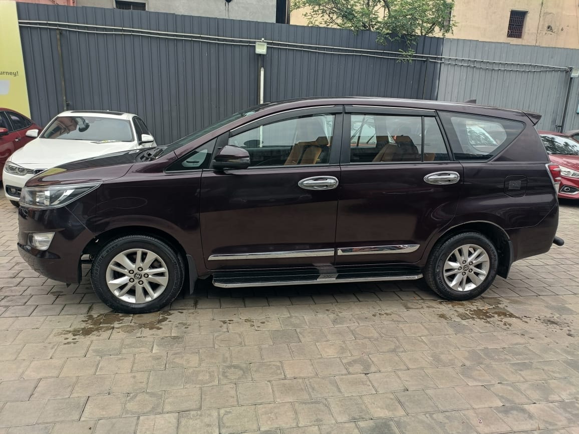 Innova Crysta image 2 Innova Crysta image 2