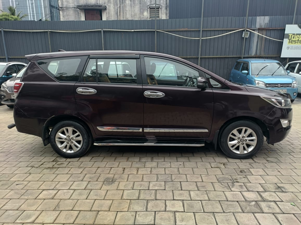 Innova Crysta image 6 Innova Crysta image 6