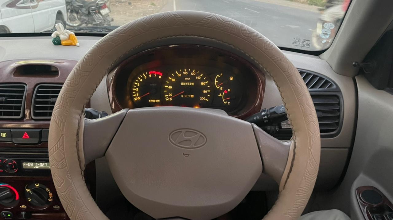 Accent image 13 Accent image 13