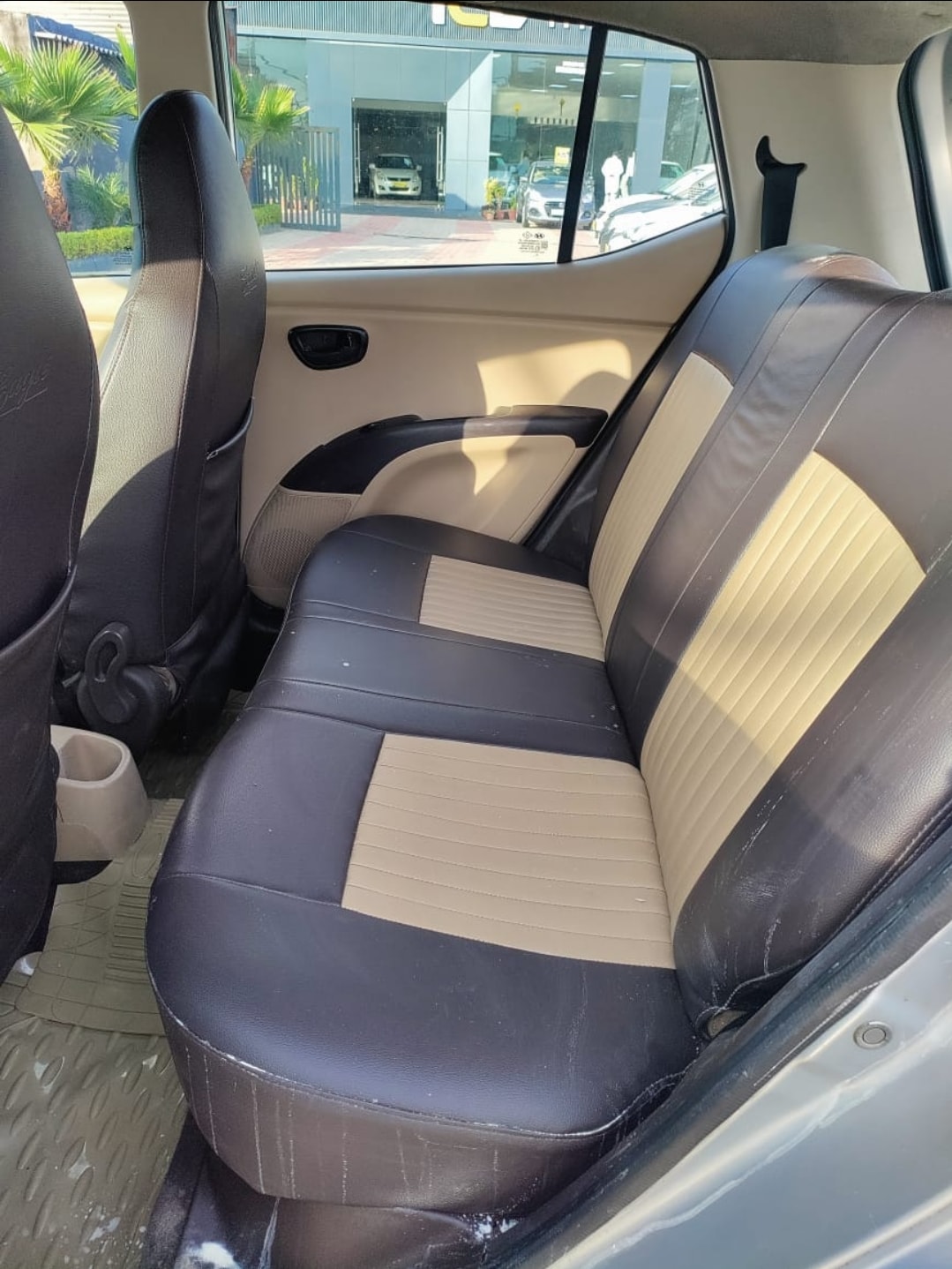 i10 image 17 i10 image 17